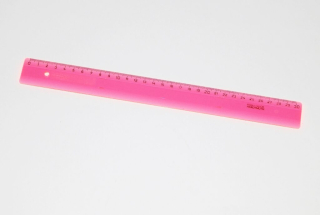 Pravítko růžové 30cm