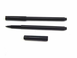 Popisovač 1002 černý trojhranný, stopa hrotu 1-2 mm